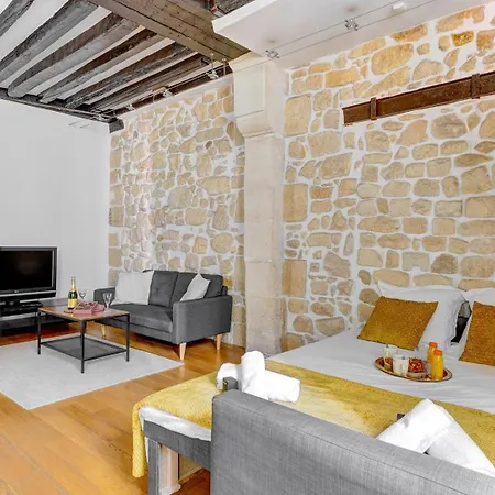 Apartment 611 Precheurs - Superb In