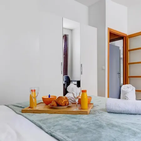 Apartment 611 Precheurs - Superb In Paris